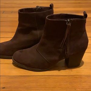 OLD NAVY Booties. Size 9. Wine color